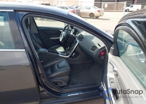 2012 Volvo S60 T5 из США, поврежденный, VIN YV1622FS1C2106128